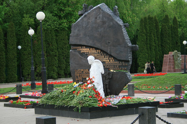 памятник подводникам, Курск